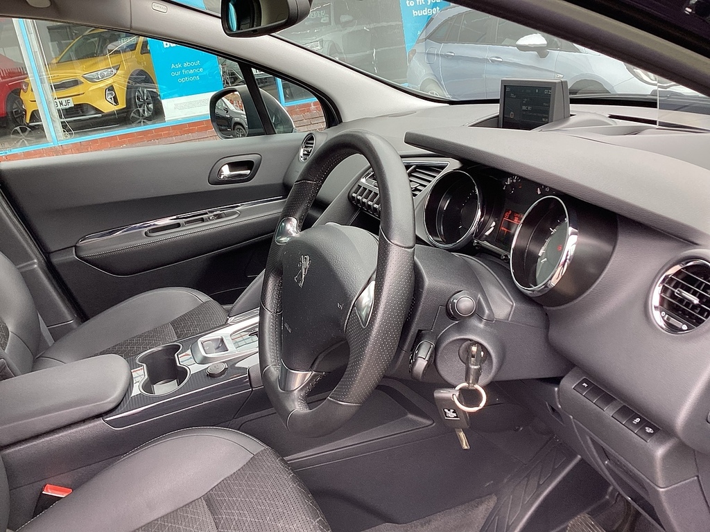 Peugeot 3008 1.6 Hdi Active Euro 5 Black #6