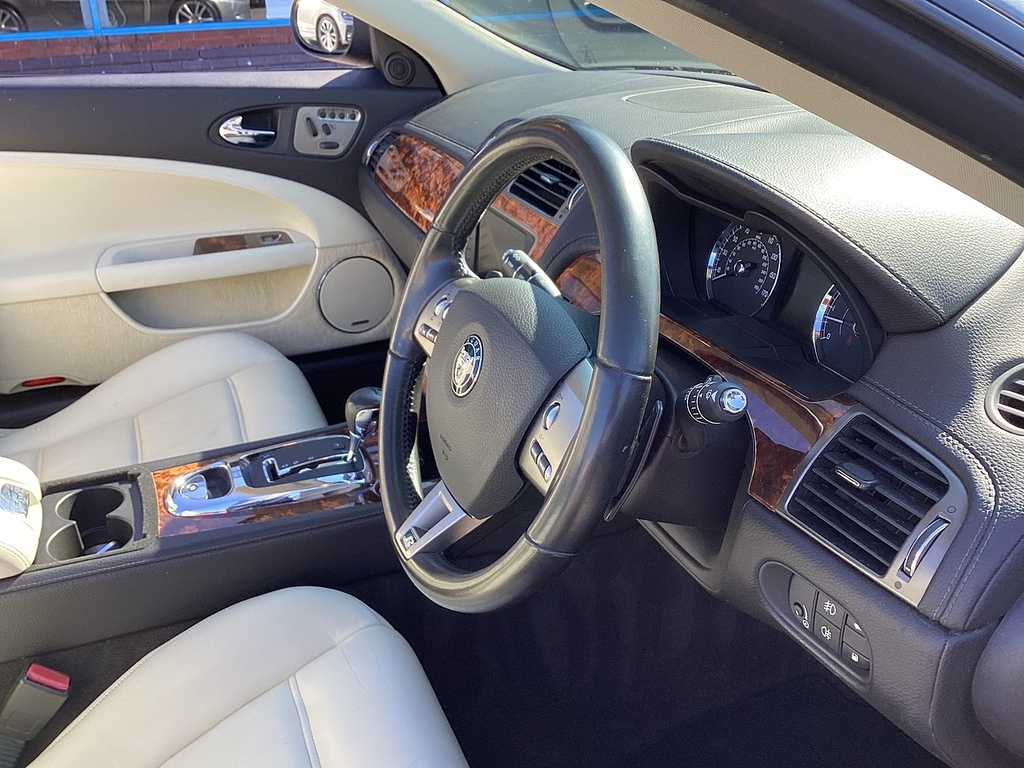 Jaguar XKR V8 Grey #6