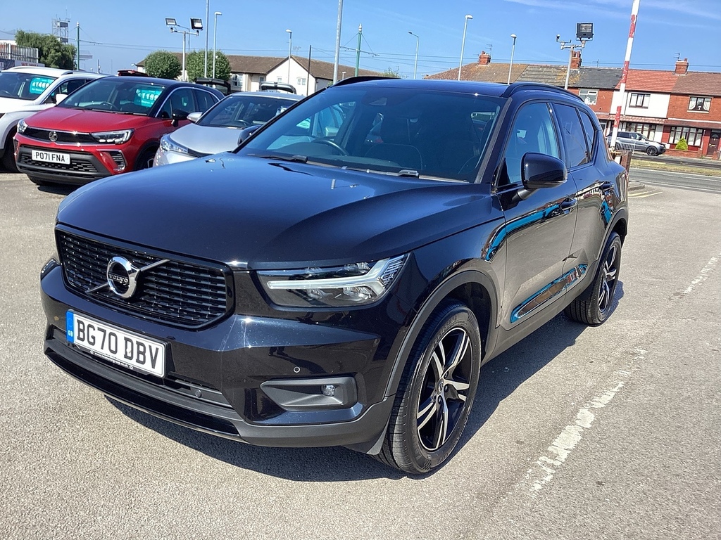 Volvo XC40 T3 R-design Black #3