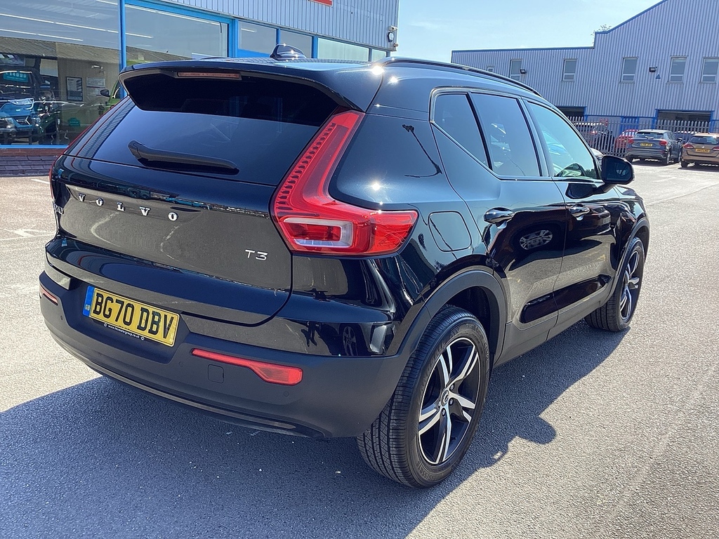 Volvo XC40 T3 R-design Black #4