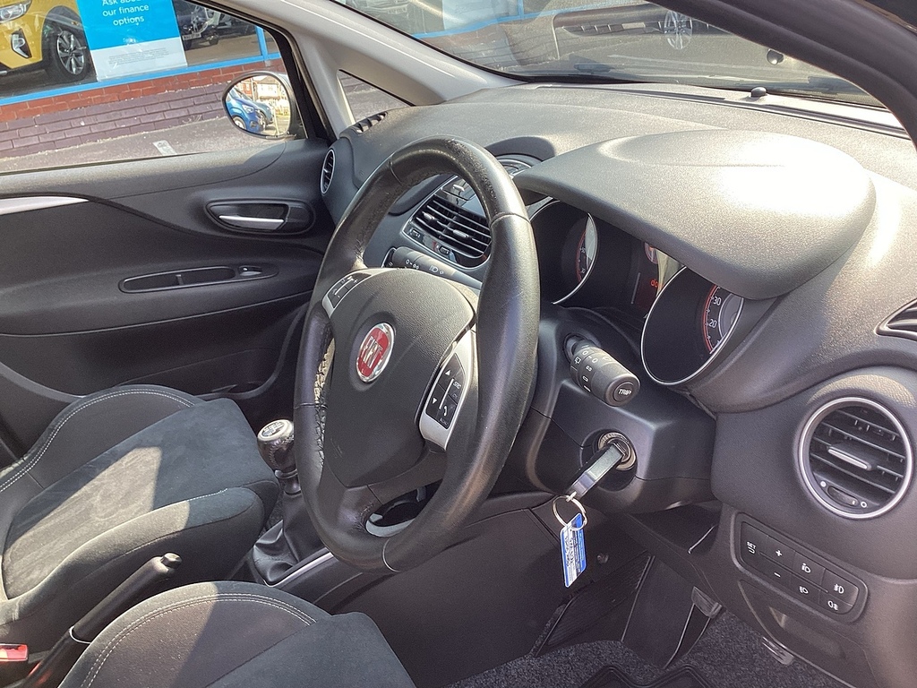 Fiat Punto Easy Black #6