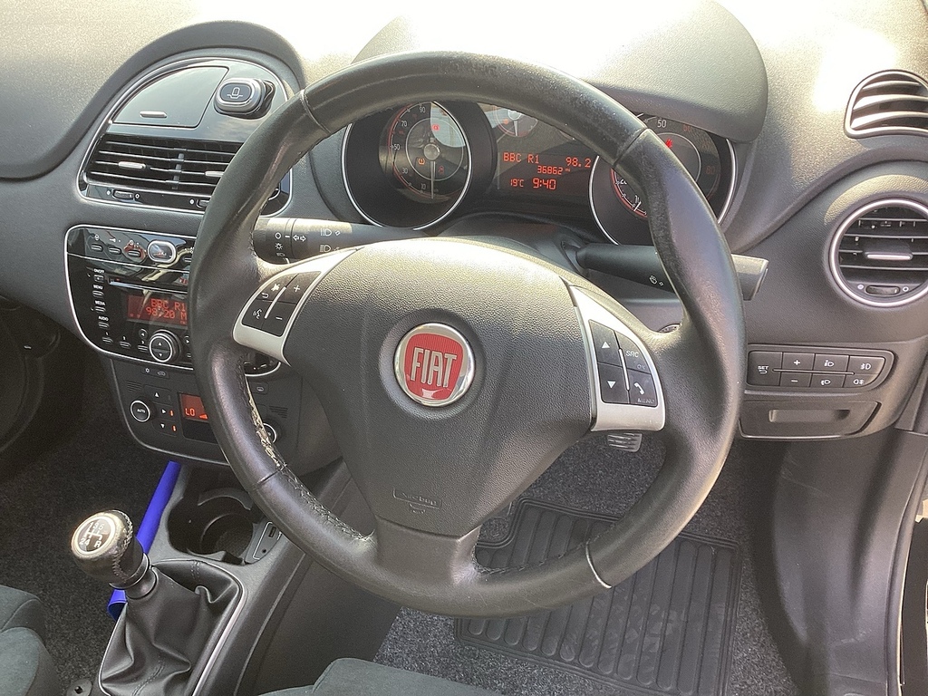 Fiat Punto Pop White #13