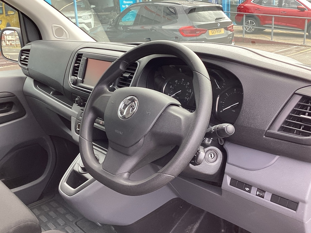 Vauxhall Vivaro Turbo D 3100 Dynamic White #6