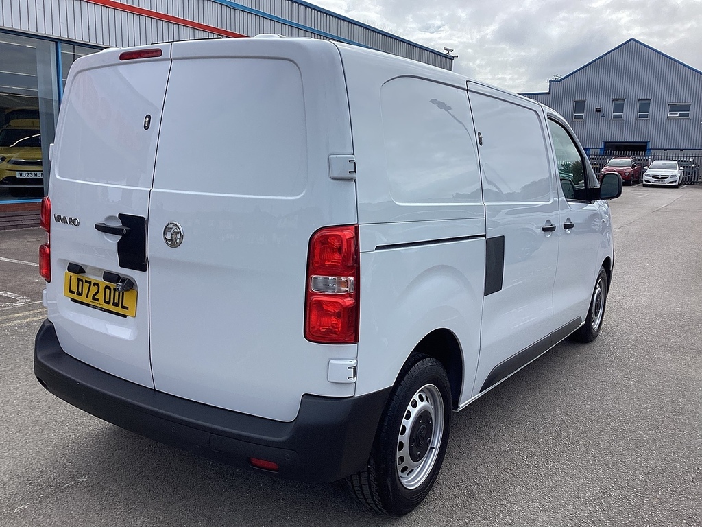 Vauxhall Vivaro Turbo D 3100 Dynamic White #5
