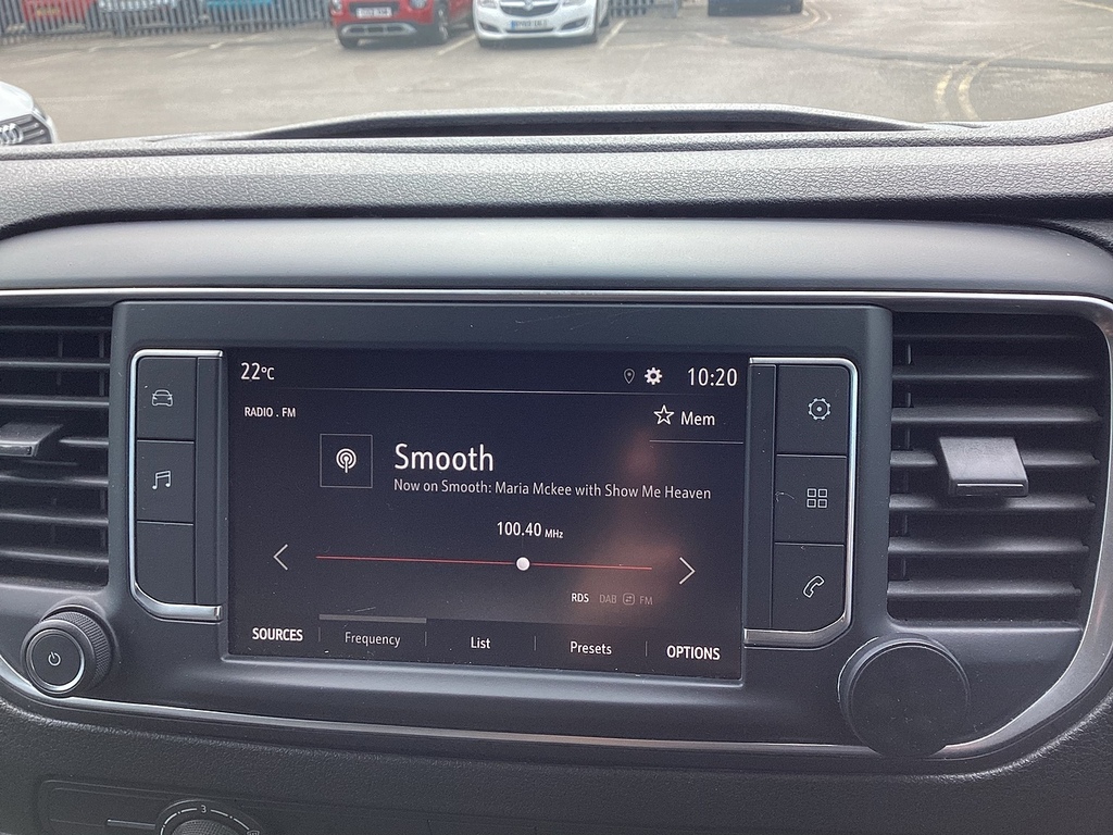 Vauxhall Vivaro Turbo D 3100 Dynamic White #4