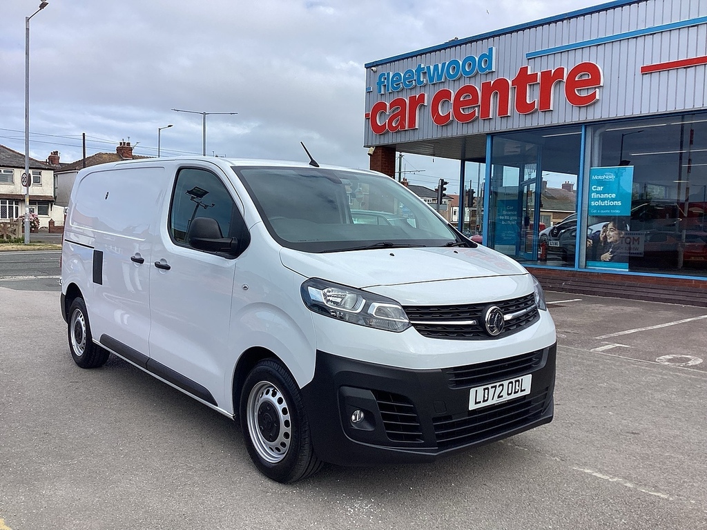 Vauxhall Vivaro Turbo D 3100 Dynamic White