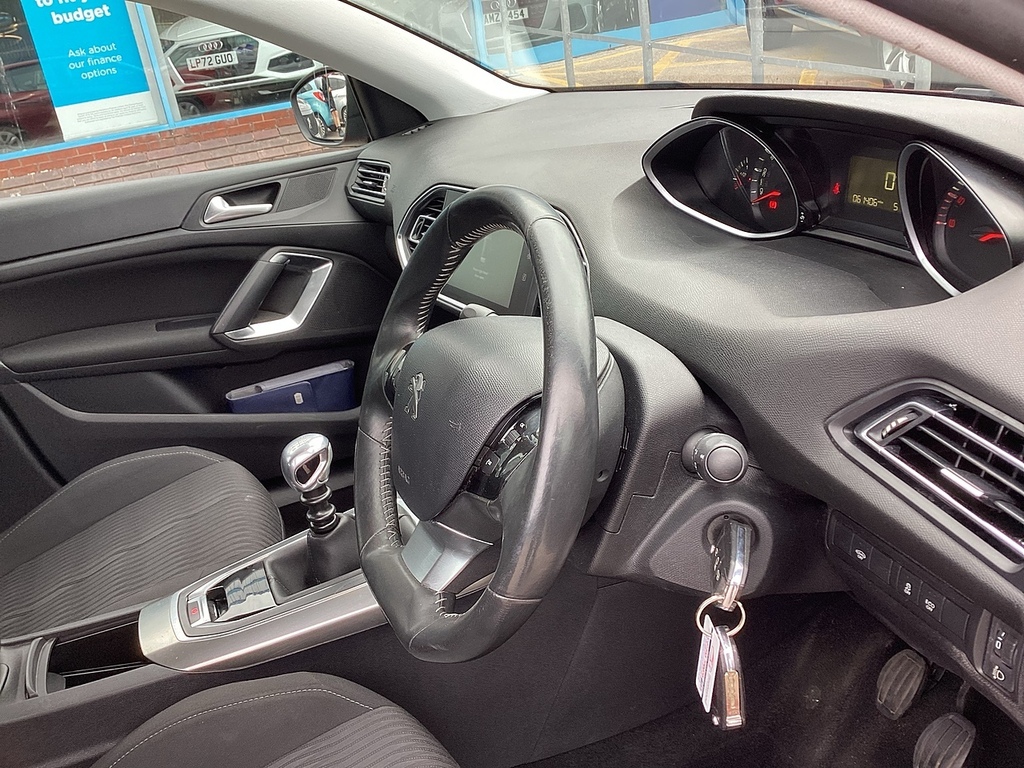Peugeot 308 E-hdi Active Red #6