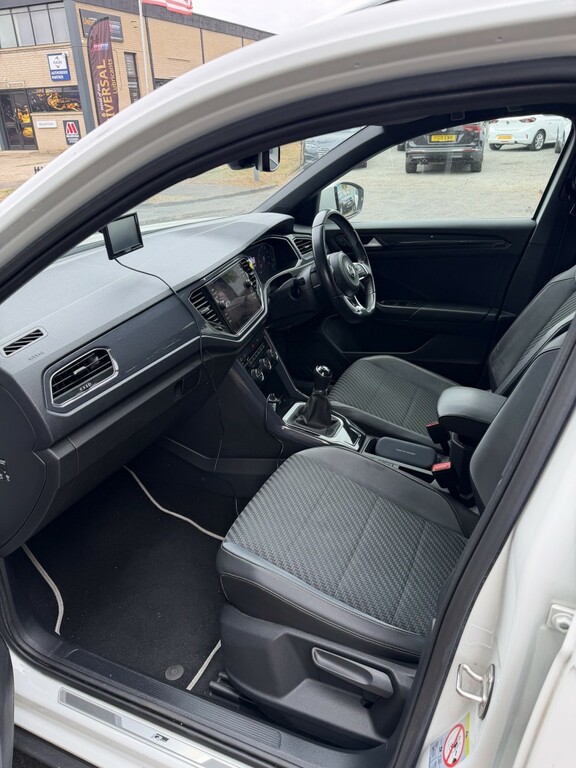 Volkswagen T-Roc 1.6 Tdi R-line White #2