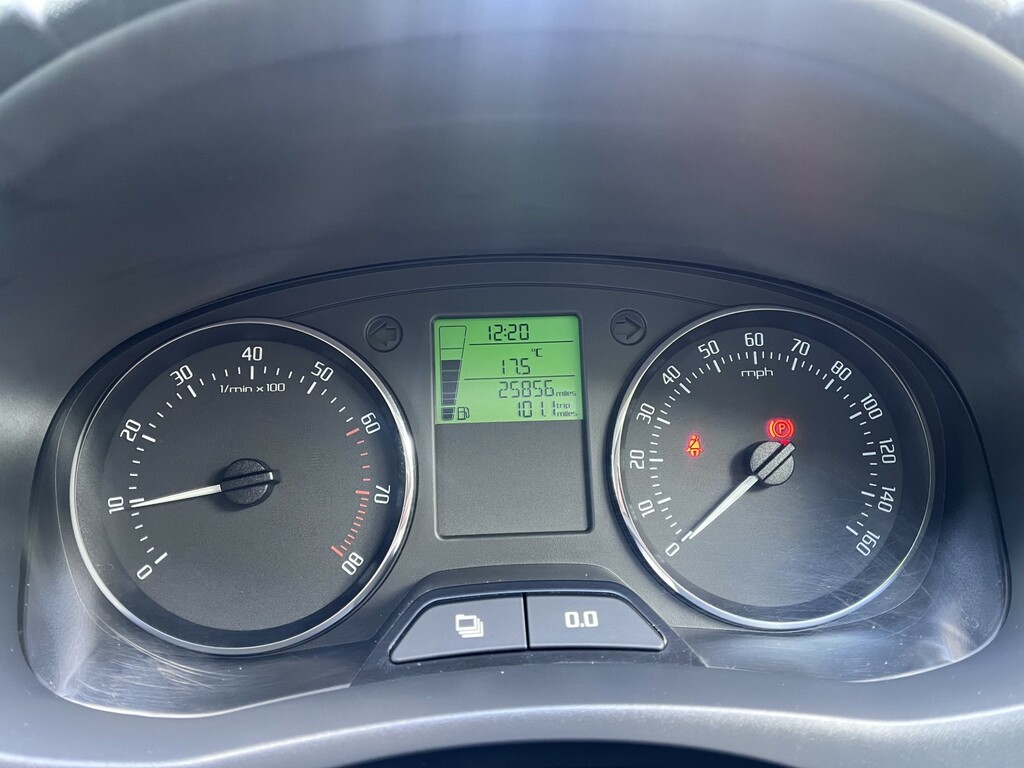 Skoda Fabia 1.6 S Tdi Cr 74 Bhp Silver #19