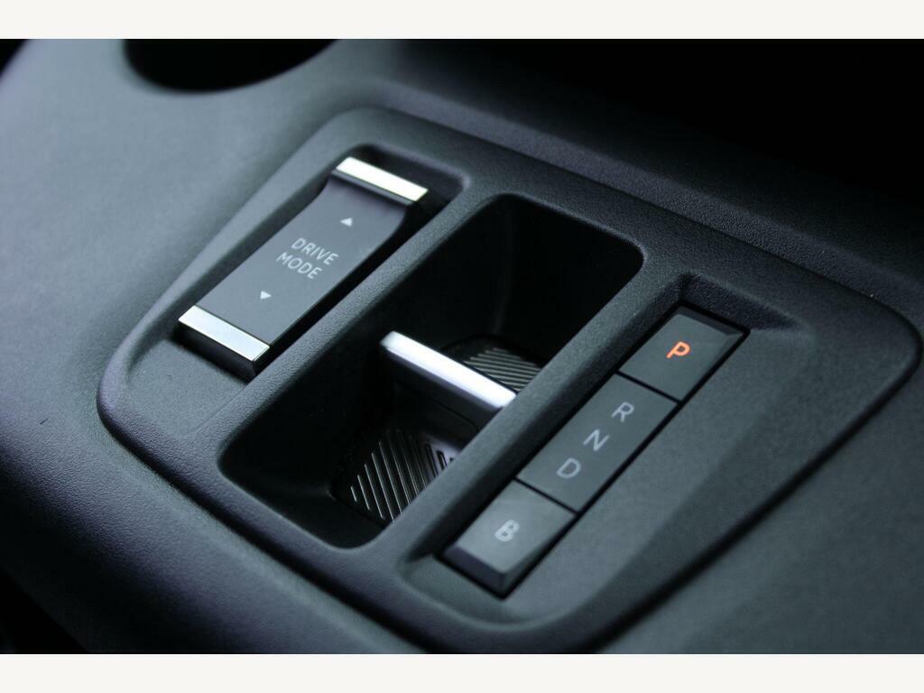 Vauxhall Combo-e Life 100Kw Design XL 50Kwh 7 Seat Black #18