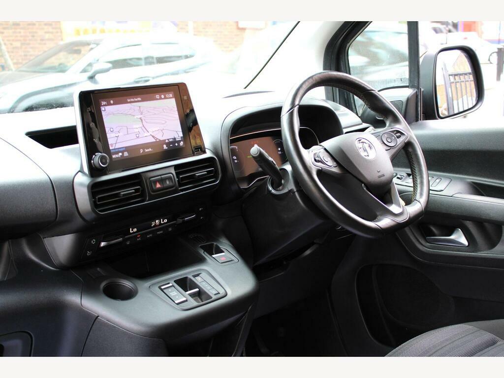 Vauxhall Combo-e Life 50Kwh Ultimate XL Mpv Grey #4