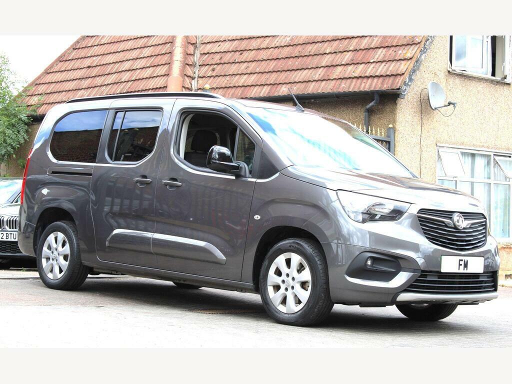 Vauxhall Combo-e Life 100Kw Design XL 50Kwh 7 Seat Black #17