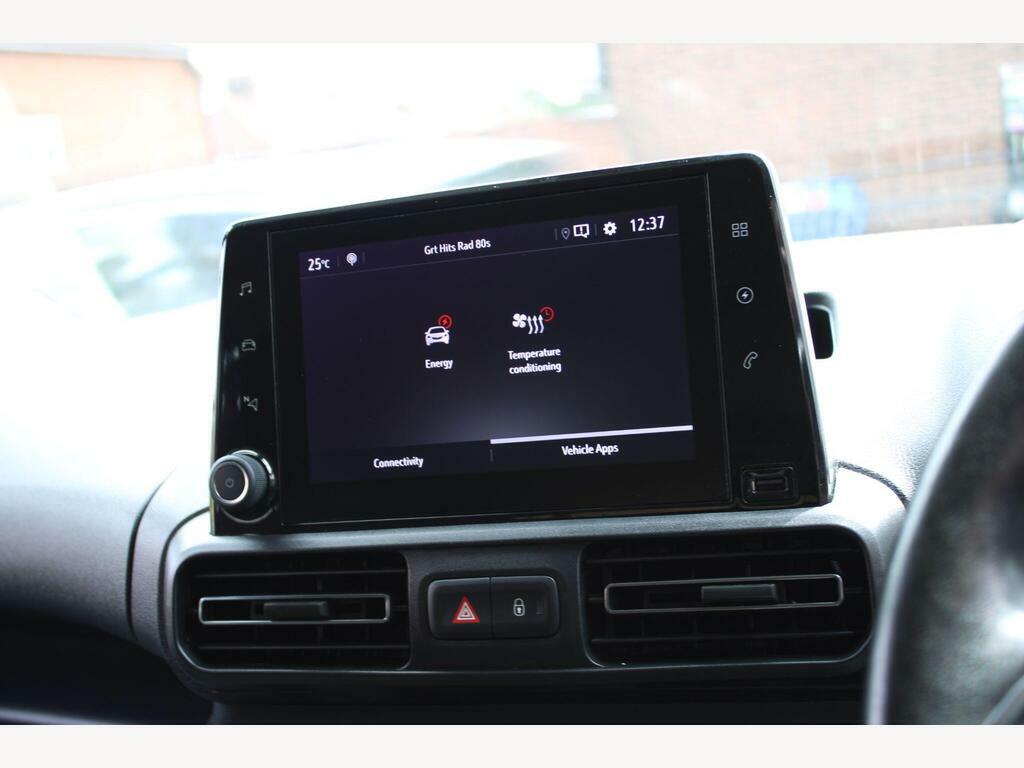 Vauxhall Combo-e Life 100Kw Design XL 50Kwh 7 Seat Black #30