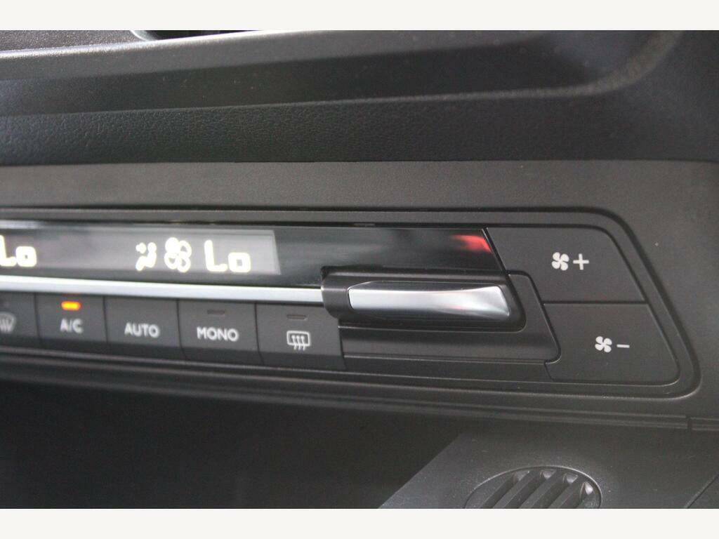 Vauxhall Combo-e Life 100Kw Design XL 50Kwh 7 Seat Black #23