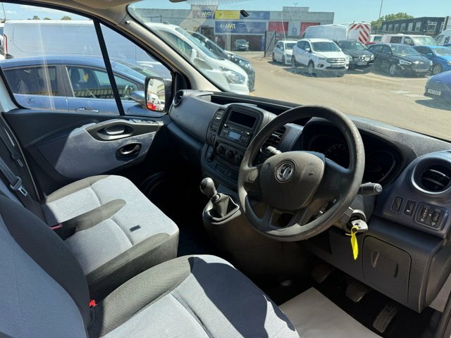 Vauxhall Vivaro Cdti 2900 Ecoflex Panel White #3