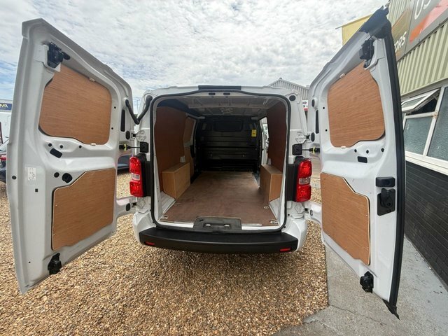 Vauxhall Vivaro Turbo D 2900 Pro White #4