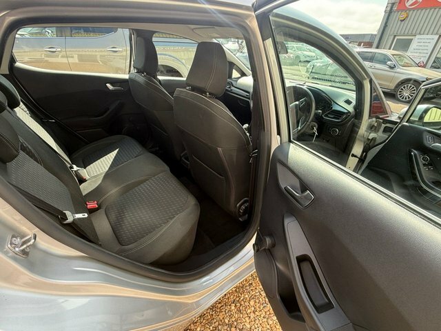 Ford Fiesta Ecoboost Zetec Hatchback Silver #2