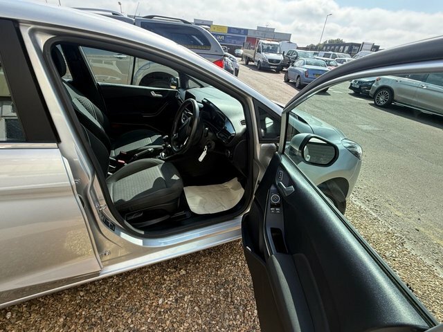 Ford Fiesta Ecoboost Zetec Hatchback Silver
