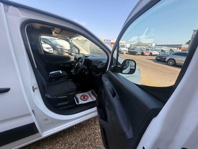 Toyota Proace City Bluehdi Active Short Panel White #3