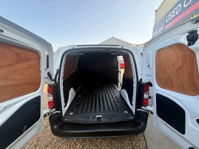 Toyota Proace City Bluehdi Active Short Panel White #5