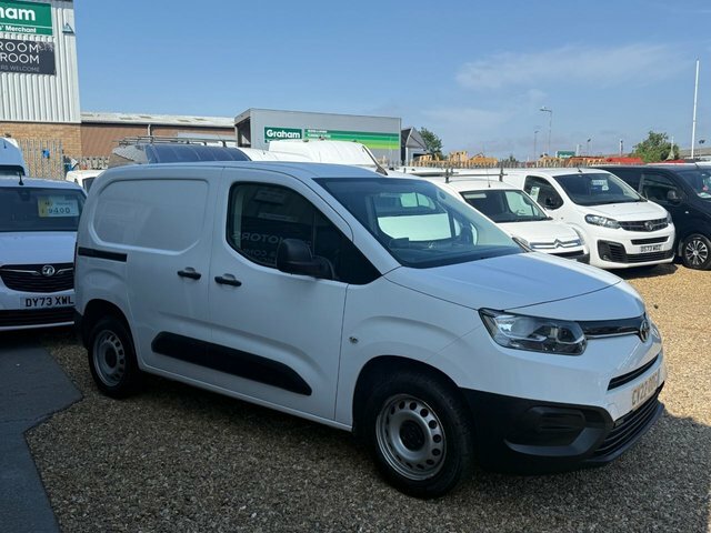 Toyota Proace City Bluehdi Active Short Panel CV22ODG White #2