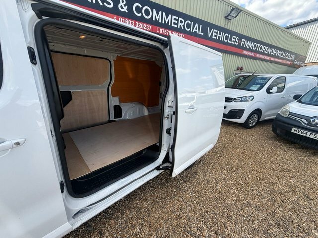 Vauxhall Vivaro Turbo D 2900 Pro White #6