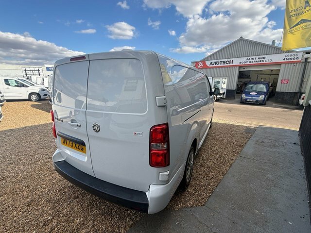 Vauxhall Vivaro Turbo D 2900 Pro White