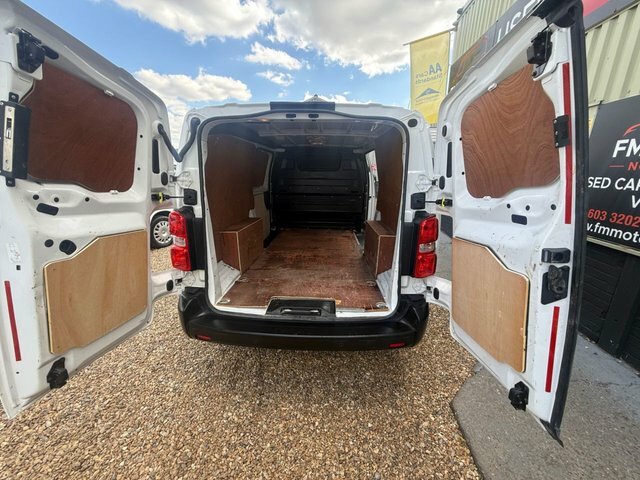 Vauxhall Vivaro Turbo D 2900 Dynamic White #5