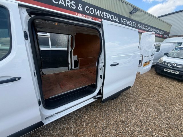 Vauxhall Vivaro Turbo D 2900 Dynamic White #6