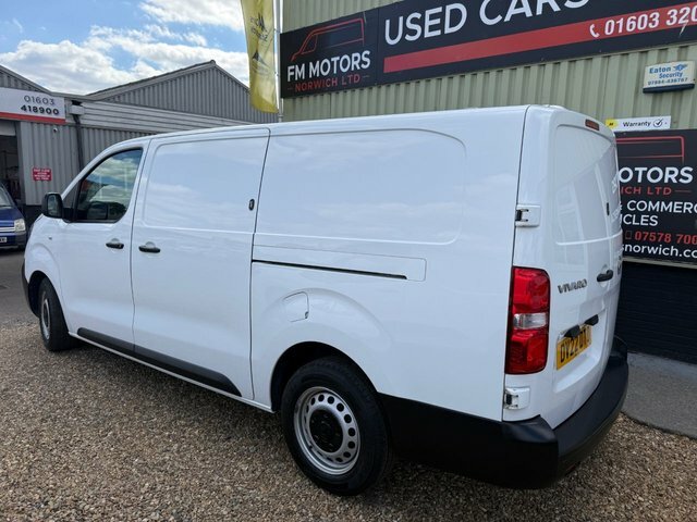 Vauxhall Vivaro Turbo D 2900 Dynamic White #2