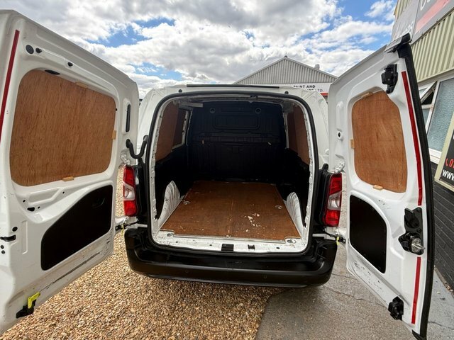 Peugeot Partner Bluehdi 1000 Professional Standard White #4