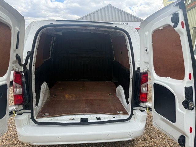 Vauxhall Combo Turbo D 2300 Sportive White #4