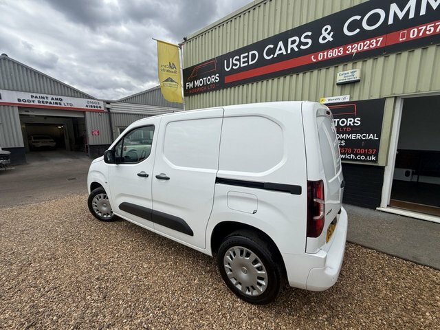 Vauxhall Combo Turbo D 2300 Sportive White #2