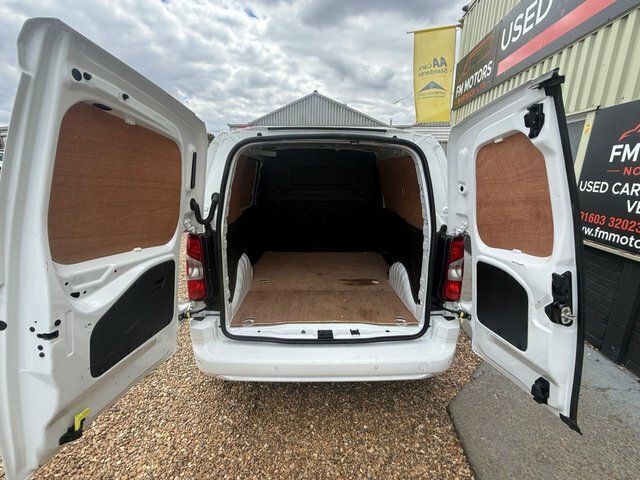 Vauxhall Combo 2300 1.5 Turbo D 100Ps H1 Sportive Van White #13
