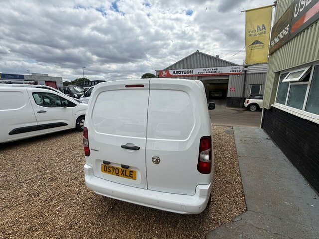 Vauxhall Combo 2300 1.5 Turbo D 100Ps H1 Sportive Van White #9