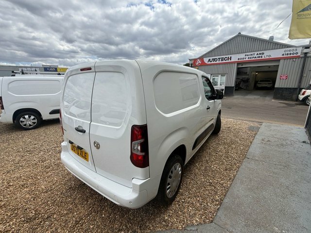 Vauxhall Combo Turbo D 2300 Sportive White
