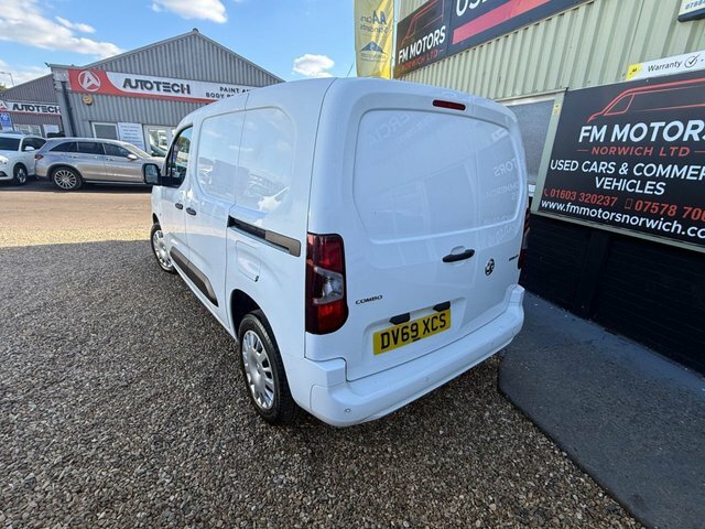 Vauxhall Combo Turbo D 2300 Sportive White #2