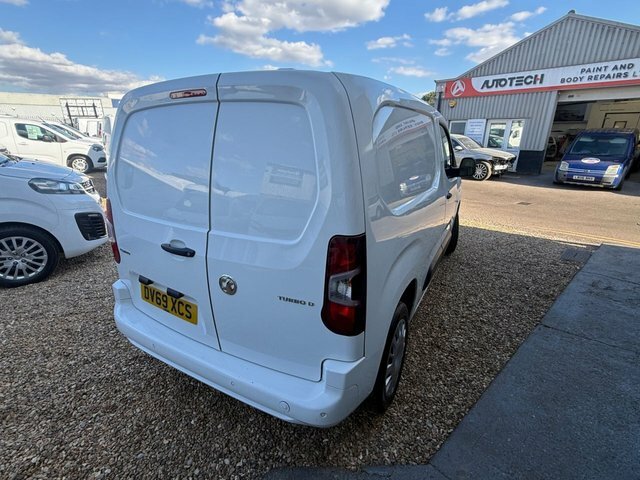 Vauxhall Combo Turbo D 2300 Sportive White