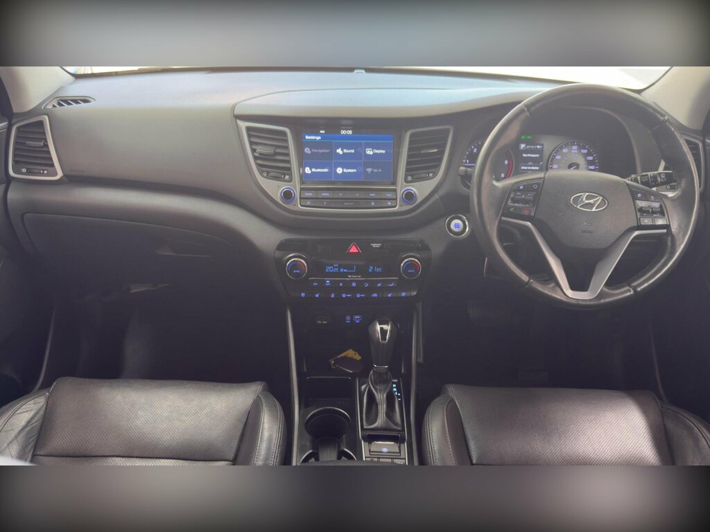 Hyundai Tucson 1.7 Crdi Blue Drive Premium Se Suv Dct White #3