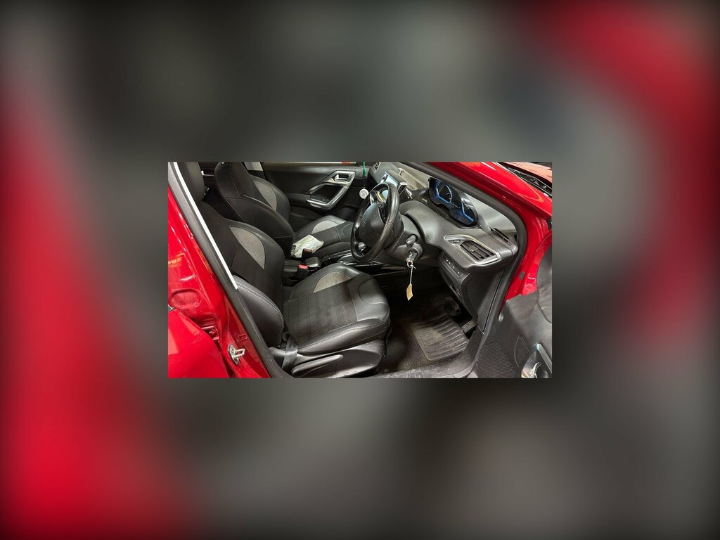 Peugeot 2008 1.2 Puretech Allure Eat Euro 6 Ss Red #3