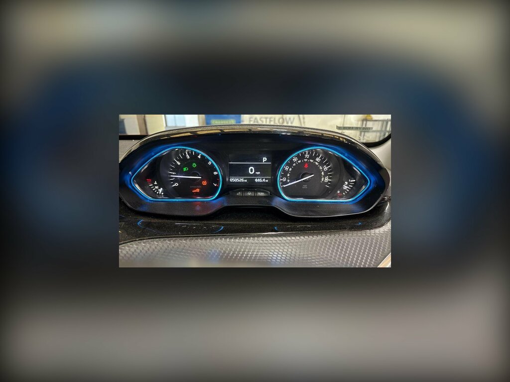 Peugeot 2008 1.2 Puretech Allure Eat Euro 6 Ss Red #4