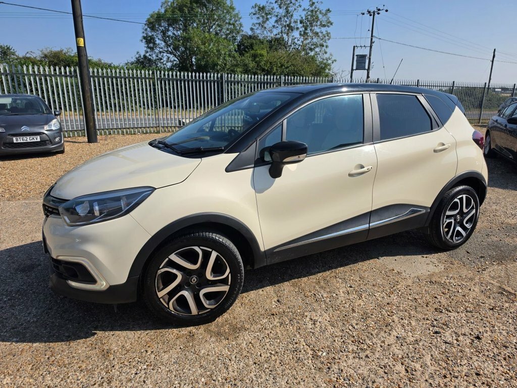 Renault Captur 0.9L Iconic White #2