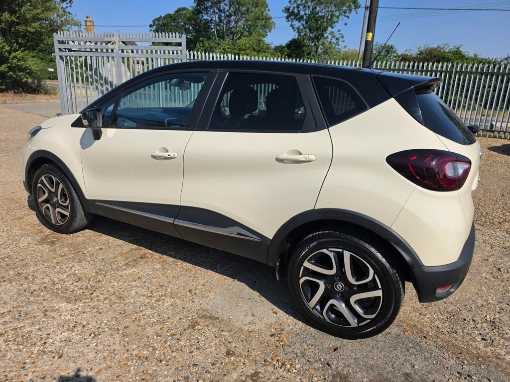 Renault Captur 0.9L Iconic White #5
