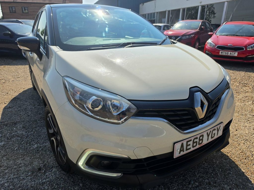 Renault Captur 0.9L Iconic White #3
