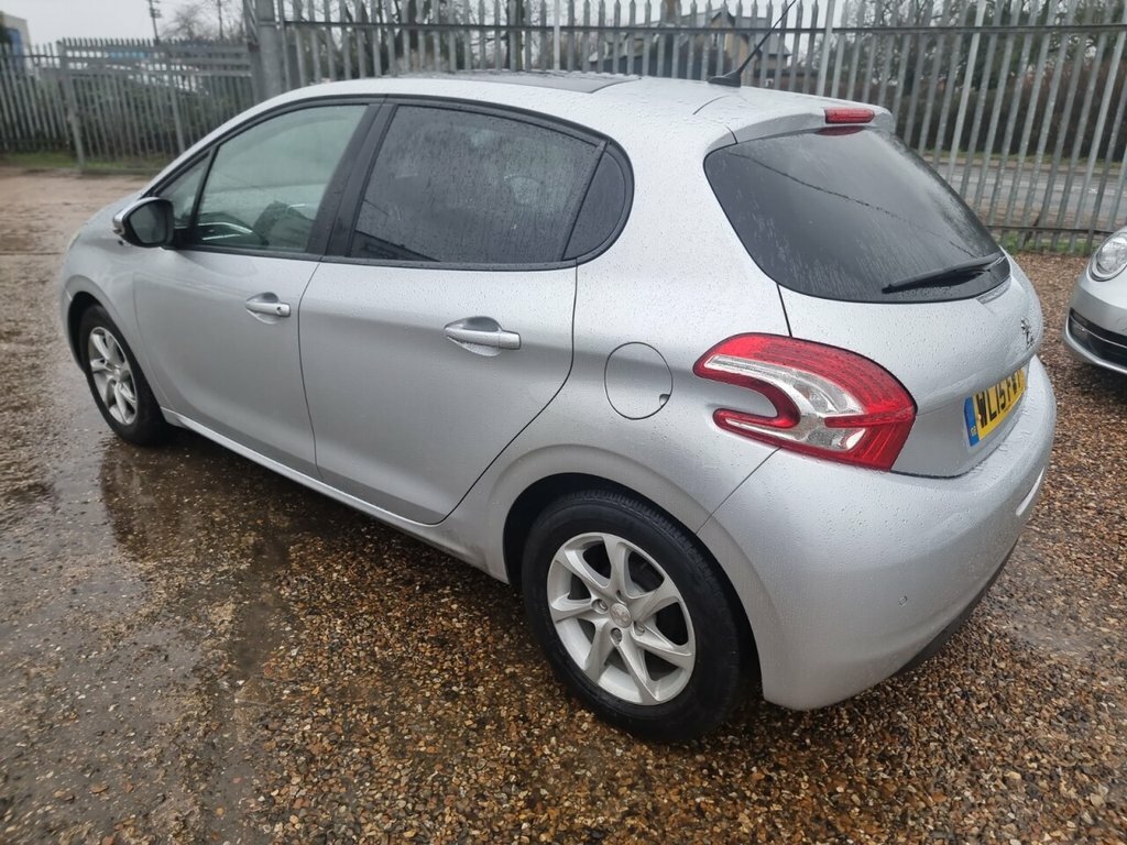 Peugeot 208 1.4L Style Silver #6