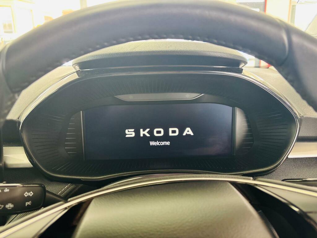 Skoda Fabia 1.0 Mpi Se Comfort Euro 6 Ss White #35