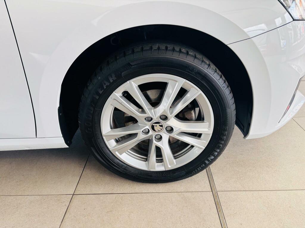 Skoda Fabia 1.0 Mpi Se Comfort Euro 6 Ss White #11