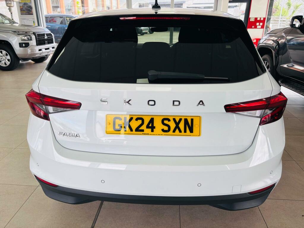 Skoda Fabia 1.0 Mpi Se Comfort Euro 6 Ss White #8