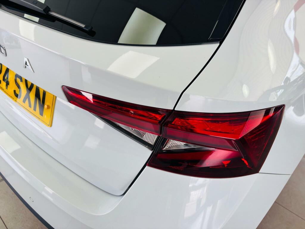 Skoda Fabia 1.0 Mpi Se Comfort Euro 6 Ss White #19