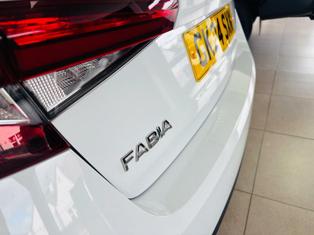 Skoda Fabia 1.0 Mpi Se Comfort Euro 6 Ss White #15